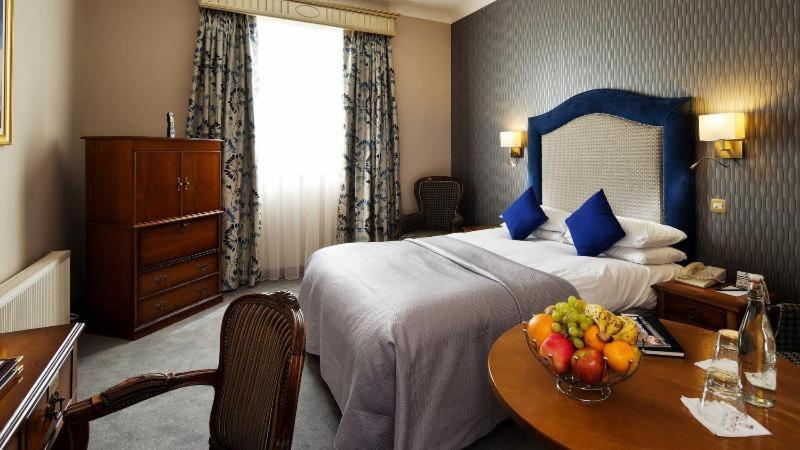 Fitzpatrick Castle Hotel Dalkey Rum bild